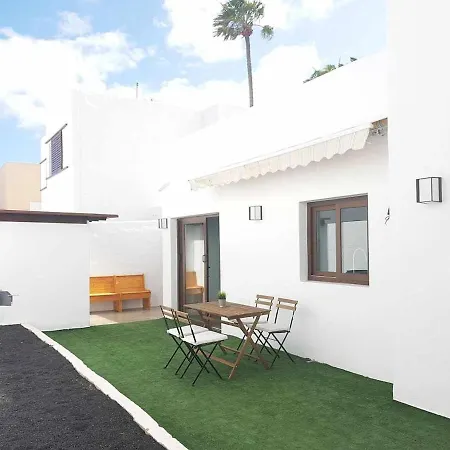 Del Rio Playa Honda Villa *
